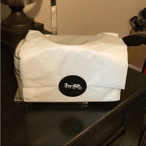 NWT-coach train bag - Picture 6 of 7